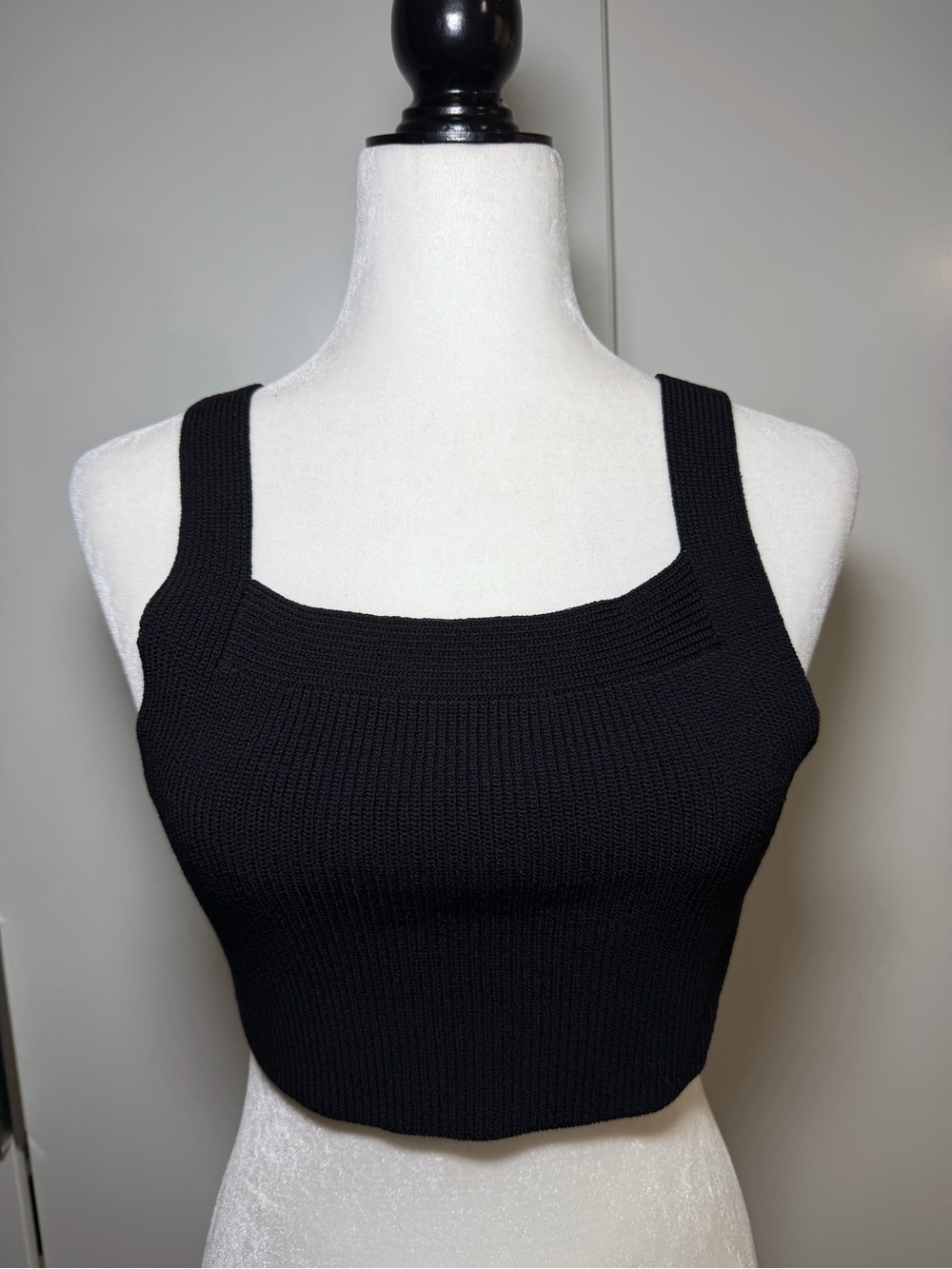 Wilfred Black Knit Square Neck Crop Tank- small like new